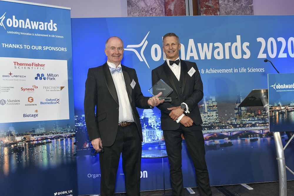 Domainex CEO Tom Mander collects Best CRO award at OBN awards
